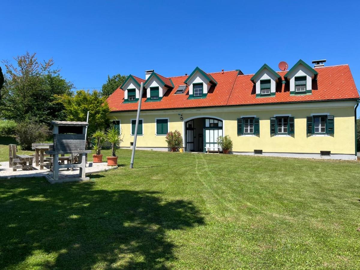 Landhaus Dasthomas Henndorf im Burgenland ภายนอก รูปภาพ