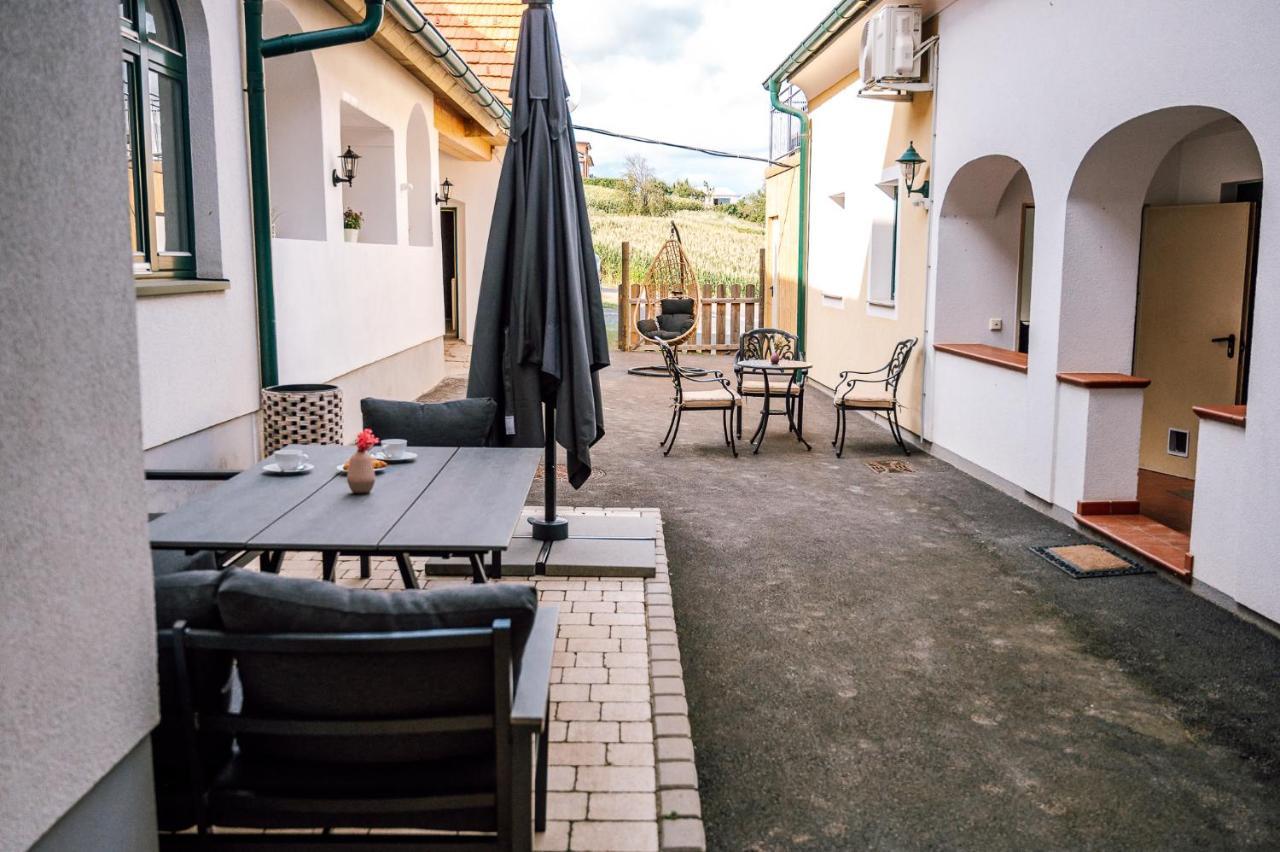 Landhaus Dasthomas Henndorf im Burgenland ภายนอก รูปภาพ