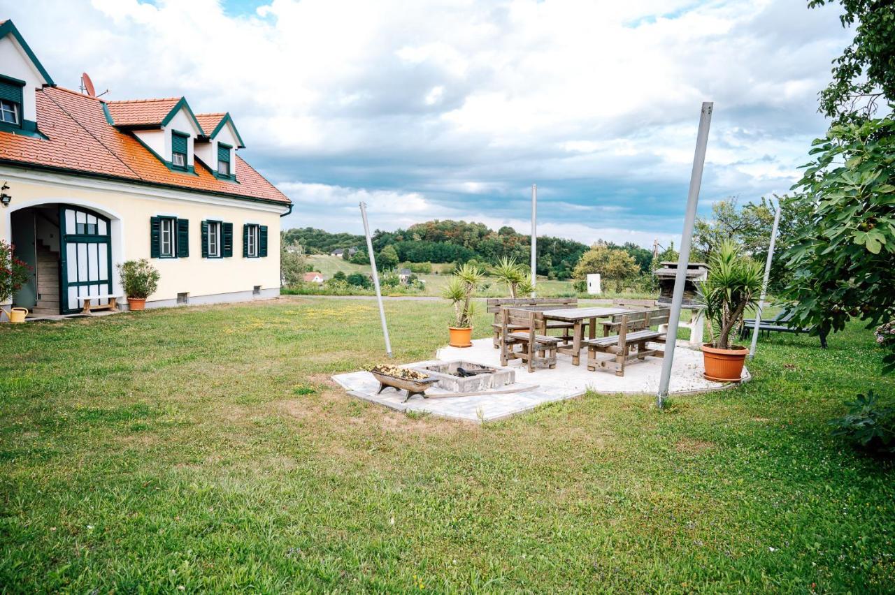Landhaus Dasthomas Henndorf im Burgenland ภายนอก รูปภาพ